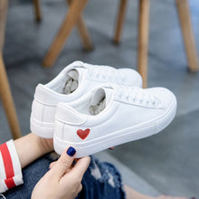 Charger l'image dans la galerie, Women Canvas Shoes Women Casual Flats Heart Lace-up Fashion Ladies Spring/Autumn Shoes designer White Sneakers EUR Size 36-42